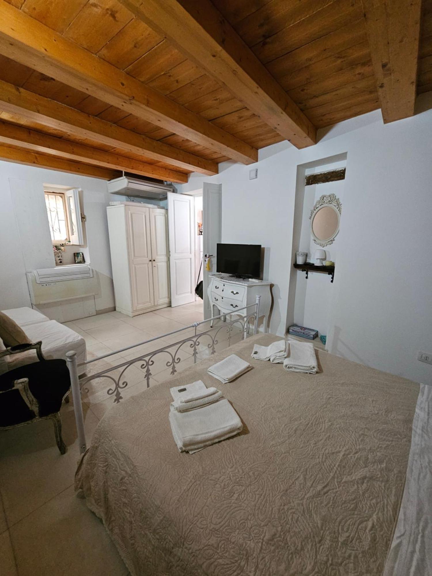 Perla Marina Ortigia Villa Syracuse Room photo